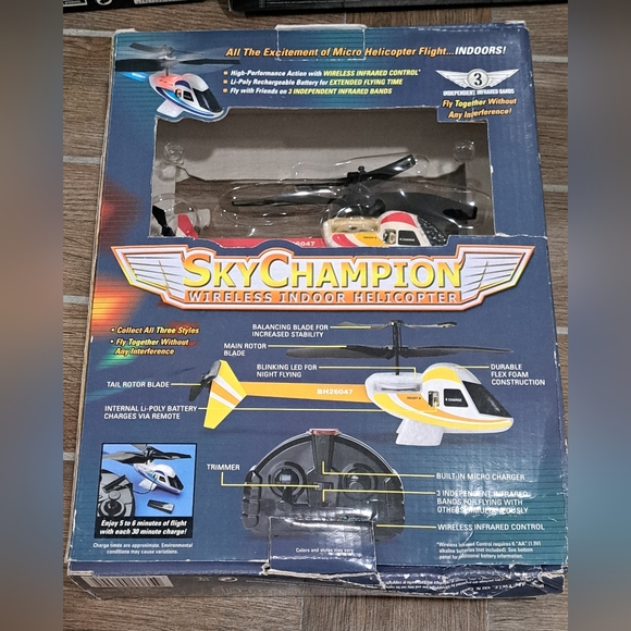 SkyChampion Wireless Indoor Remote Helicopter Blinking Light for Night Flying - Picture 3 of 5
